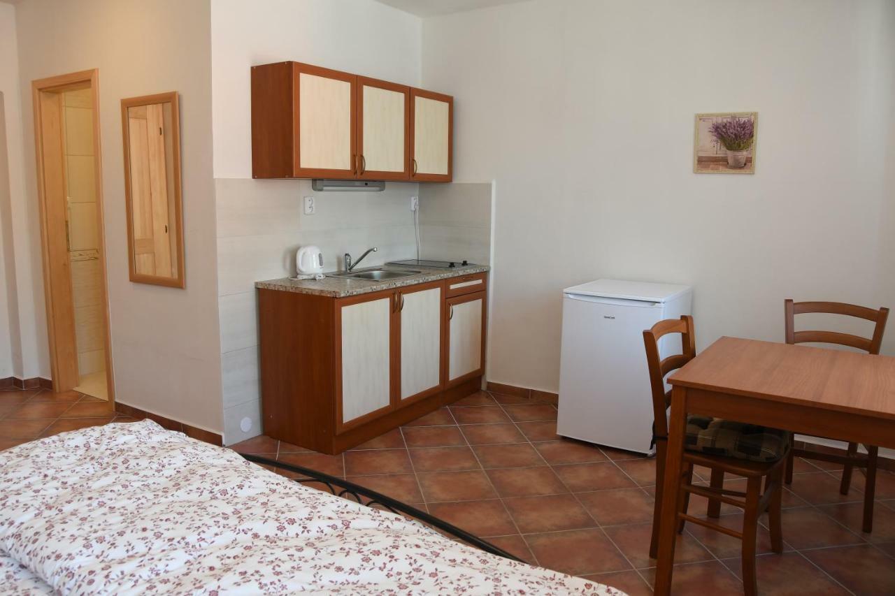 Penzion-apartmán Souček Jindrichuv Hradec Exterior foto