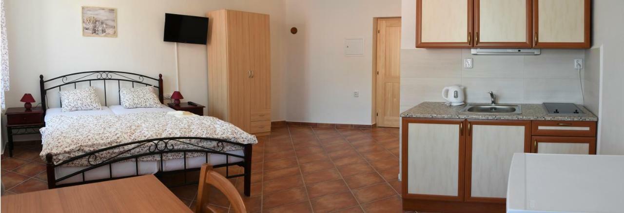 Penzion-apartmán Souček Jindrichuv Hradec Exterior foto
